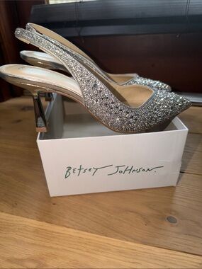 Betsey Johnson Clark Silver Crystal Slingback Heels size 8.5